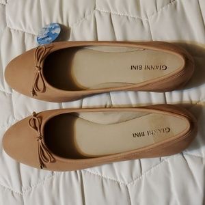 Women’s Gianni Bini flats